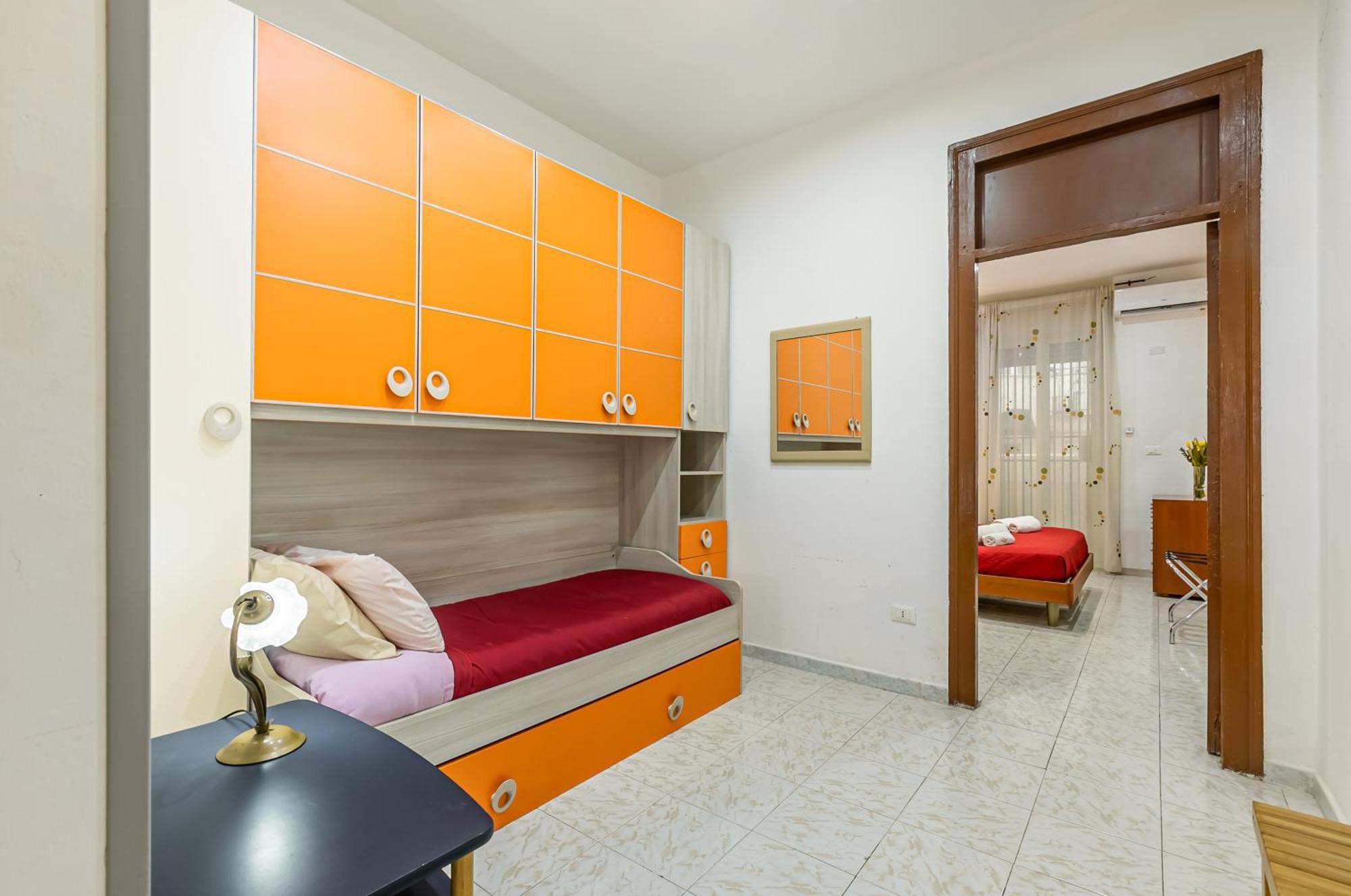 Corso Dei Mille Railway Apartment *