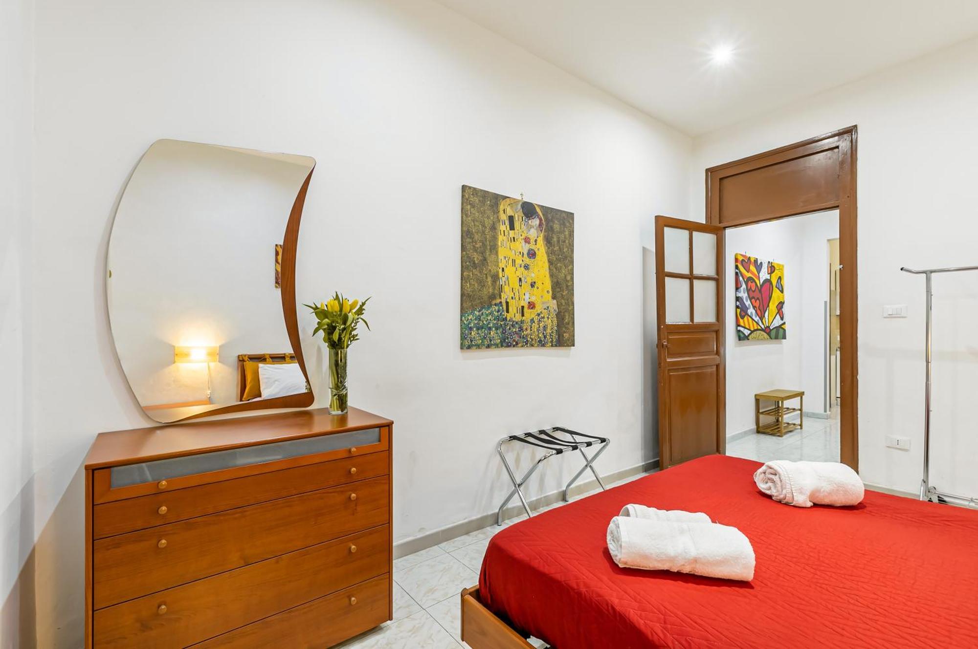 Corso Dei Mille Railway Apartment